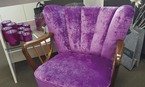 Neu gepolsterter Sessel in Trendfarbe Lila